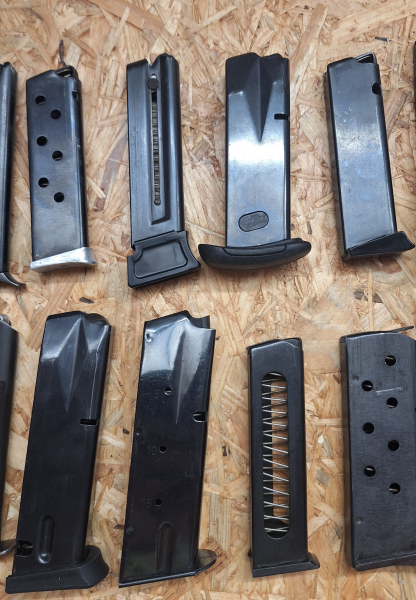 Konvolut Kurzwaffen Magazine div. gebraucht SIG, Glock...uvm – kuva 3