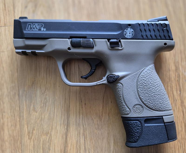 S&W M&P 9c 9mm Knall mit 2 Magazinen+Holster – Bild 2