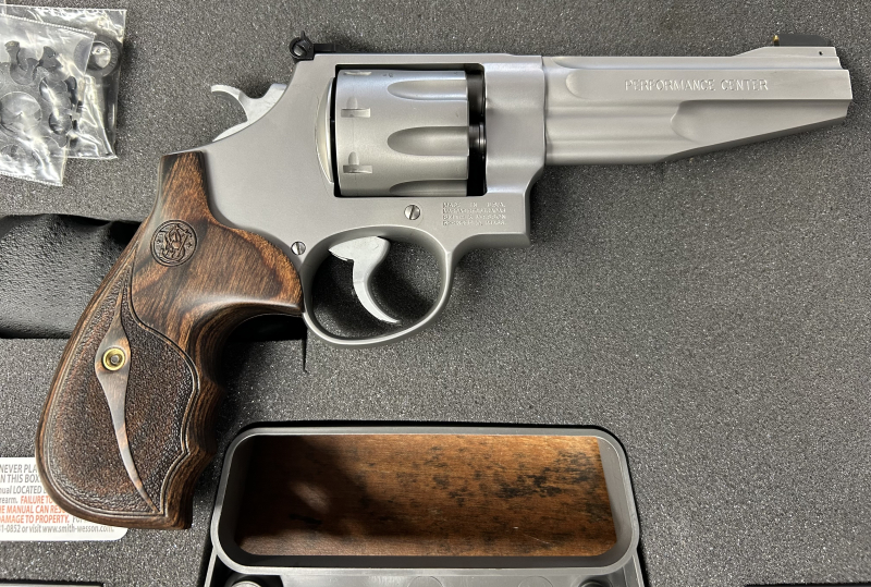 S+W Revolver 627-5. 8 Schuss – obrázek 4