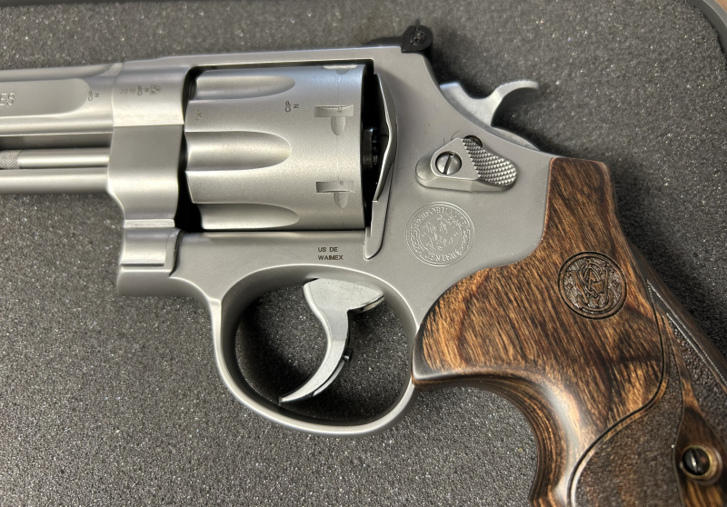 S+W Revolver 627-5. 8 Schuss – obrázek 3