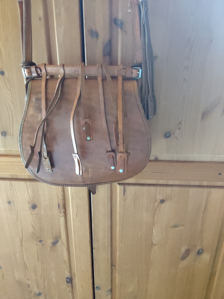 Jagdtasche Leder mit Patronentasche innen und Hühnergalgen – Bild 2