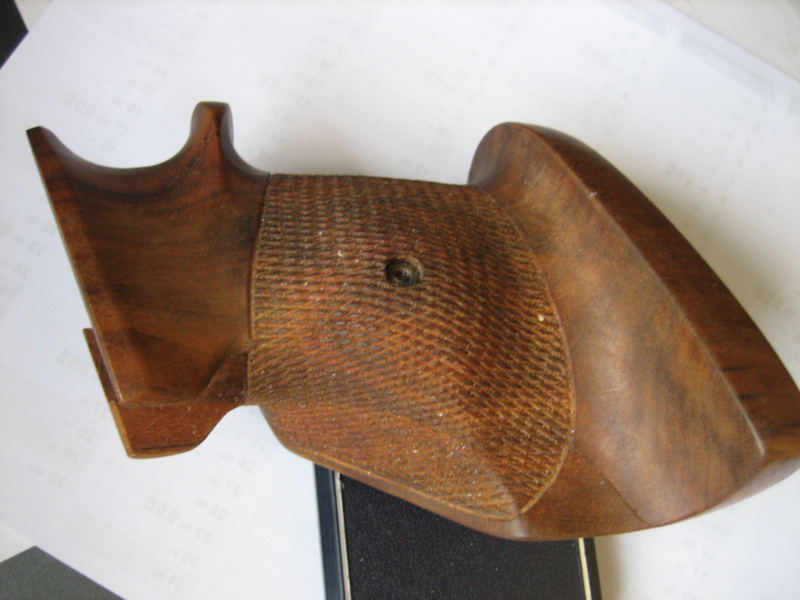 ** Holzgriffschalen -- SIG P 210 ? ** – Bild 4