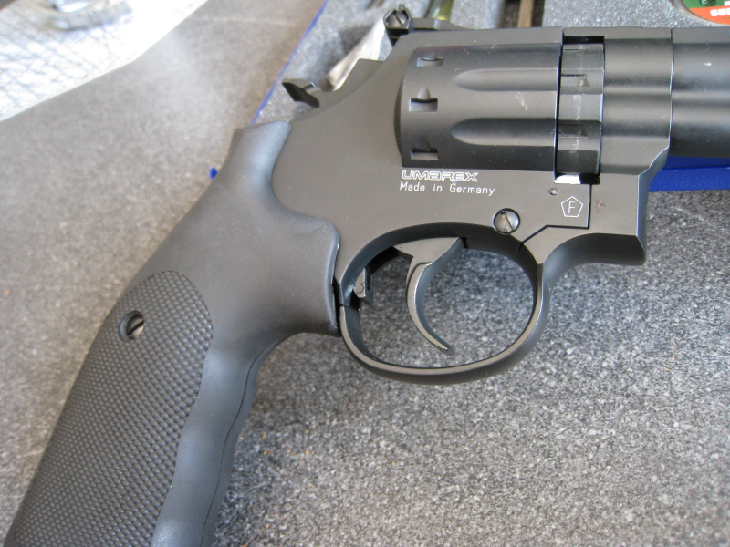 Co2 Revolver Smith & Wesson 586 - 6 Zoll brüniert 4,5 mm,wie Neu,viel Zubehör! – Bild 3