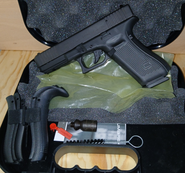 Schreckschusspistole Glock 17 SV Kaliber 9mm P.A.Knall mit Zubehör und Munition – Bild 2