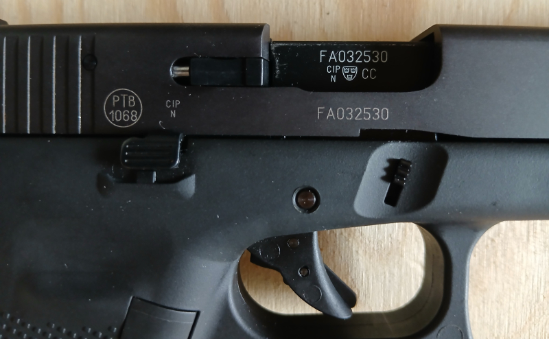 Schreckschusspistole Glock 17 SV Kaliber 9mm P.A.Knall mit Zubehör und Munition – Bild 6