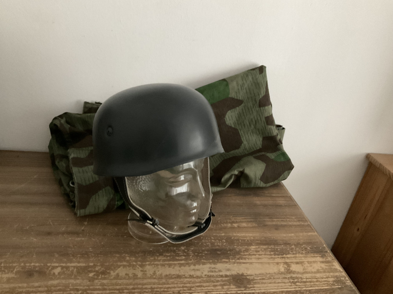 WH Zeltplane , Fallschirmjägerhelm WH , keine Mp40 , keine P08… – Bild 2