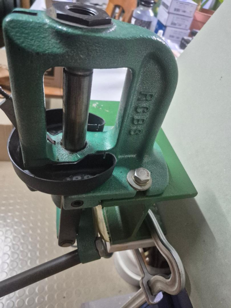 Ladepresse RCBS Rock Chucker 11 auf Träger zum montieren mit Schraubzwinge – Bild 4