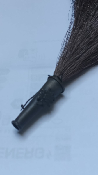 Gamsbart mit Enzian-Metallhülse – 2. kép