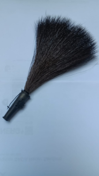 Gamsbart mit Enzian-Metallhülse – 3. kép