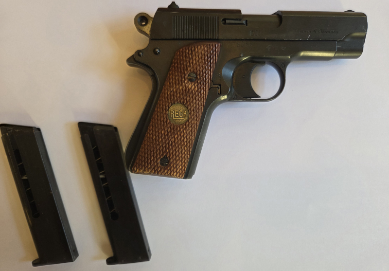 Reck Commander PTB 238 mit 2 Magazinen 8mmK – stampa 2