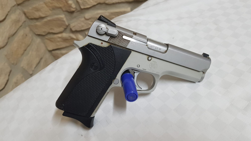 S&W Pistole Stainless Steel – Bild 2