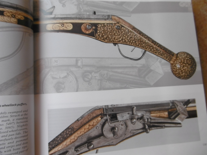 Riesenbuch Waffen Gewehre Pistolen Vorderlader Bajonette – Bild 2
