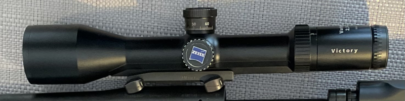 ZEISS Victory Varipoint 2,5-10x50 mit Ballistikturm und Leuchtabsehen – Bild 2