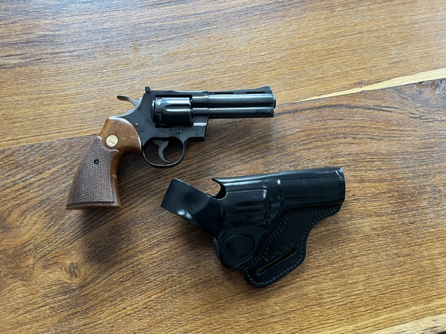 Colt Python 4" 357 Magnum inkl. Holster – obrázek 5
