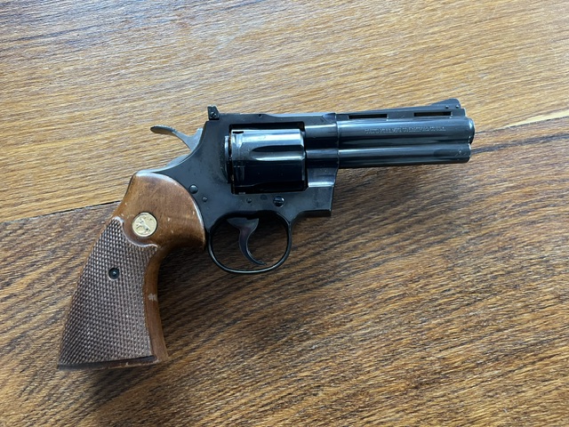 Colt Python 4" 357 Magnum inkl. Holster – obrázek 2