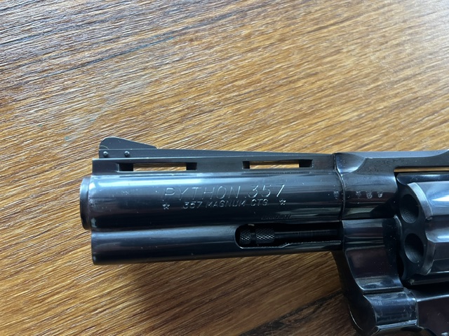 Colt Python 4" 357 Magnum inkl. Holster – obrázek 3