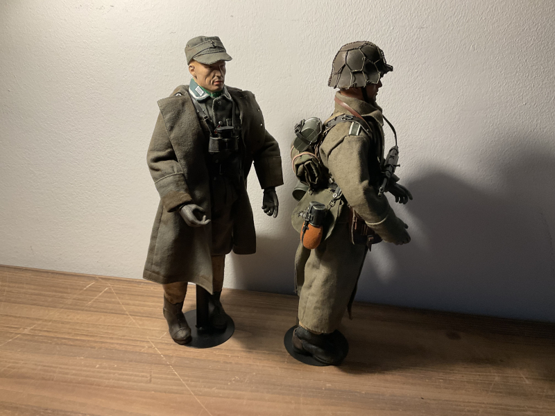 Zwei Deutsche Landser 1/6 , Custom Figuren , P08 , Mp40,Stahlhelm … – Bild 2
