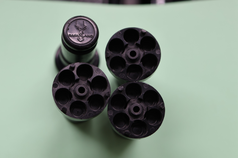Vier Speedloader von Safariland für S&W L-Rahmen Revolver wie 586 oder 686 o. ä. – Bild 2