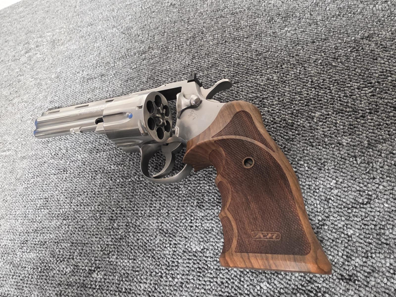 Colt Python 6 Zoll 357 Magnum mit Nill-Griff – Bild 3