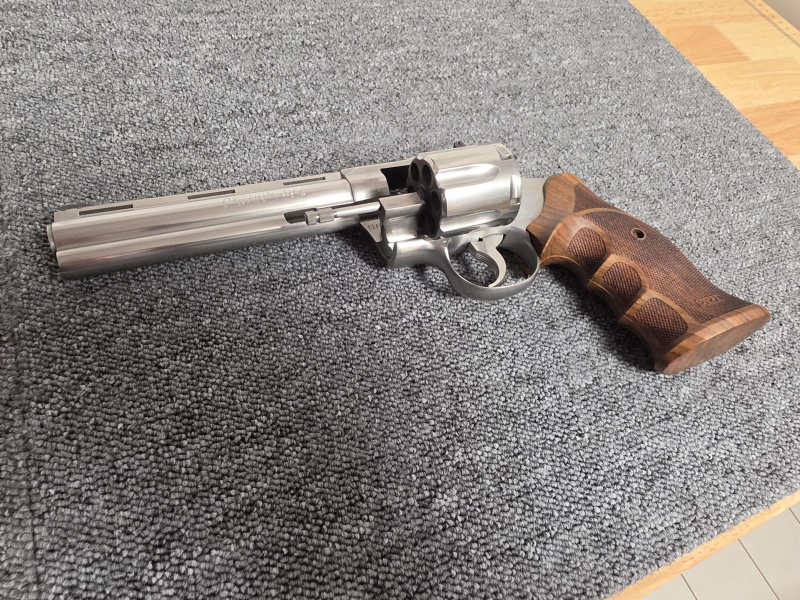 Colt Python 6 Zoll 357 Magnum mit Nill-Griff – Bild 2