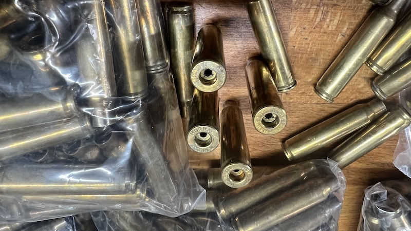 500 x 223 REM Hülsen von Hornady, gereinigt und Zündhütchen entfernt – Bild 2