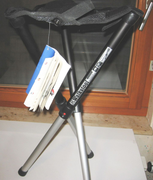 Original Walkstool Dreibein Sitzstuhl aus Schweden Unbenutzt – Bild 1