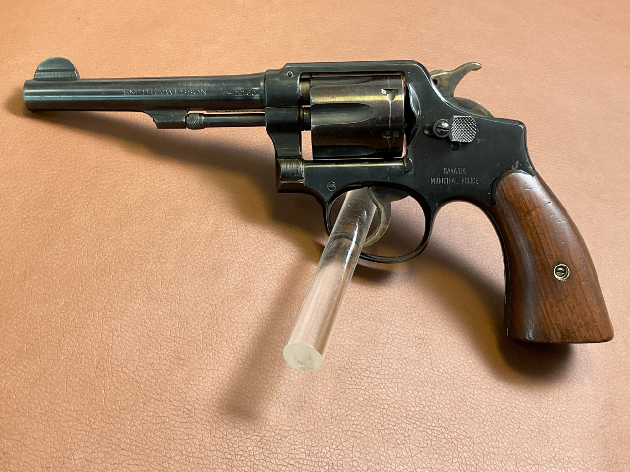 Revolver Smith & Wesson Victory Bavaria Municipal Police im cal.38s&w SNR V657938 – Bild 1