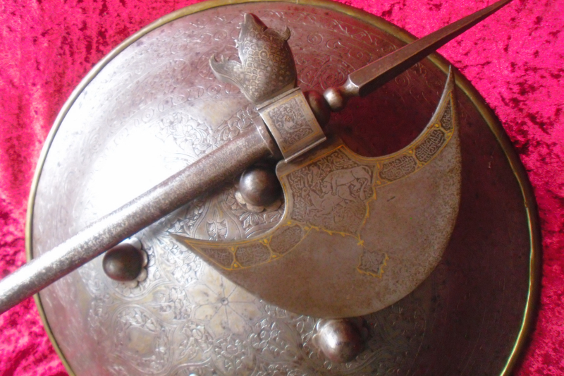 Indopersischer Rundschild, Steitaxt, Kulah Khud – Bild 5