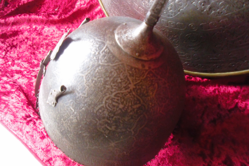 Indopersischer Rundschild, Steitaxt, Kulah Khud – Bild 4