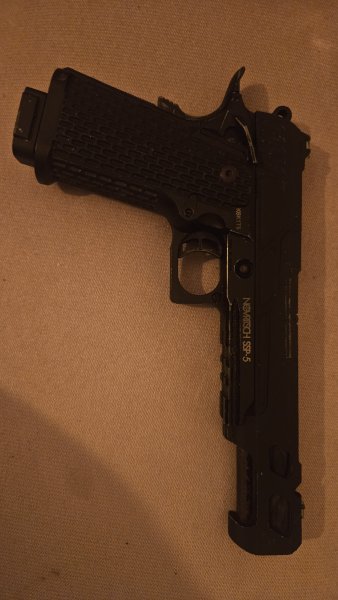 NOVRITSCH SSP-5 GBB inkl. 3 Magazine – Bild 2