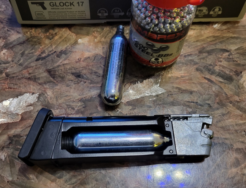 Glock 17 CO2 4,5mm BB mit OVP – Bild 2