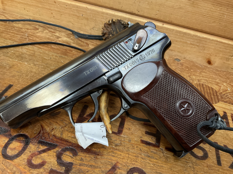 SLP Makarov, Kal.9mmMak. mit 2 Magazinen und Ledertasche!sehr guter Zustand! – Bild 4