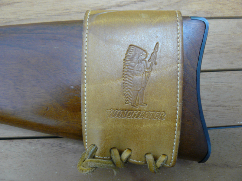 Selten: Orig. Winchester Leder Patronenhalter mit Logo „Indianer“ für Hinterschaft für 3 Patronen K – Bild 1