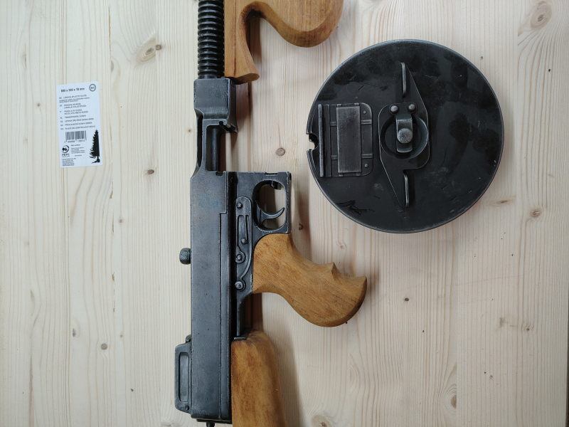 MP Thompson mit Trommelmagazin Modellwaffe – nuotrauka 4