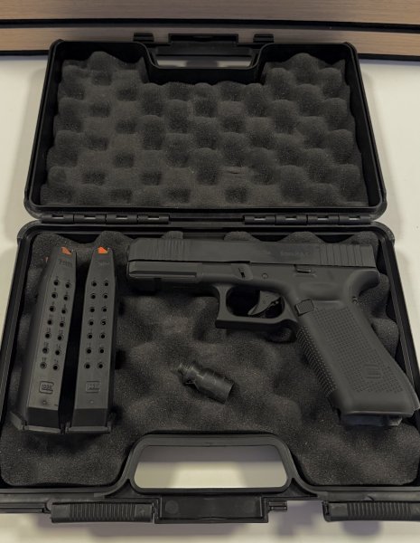 UMAREX Glock 17 Gen5 9mm P.A.K. Schreckschuss + 2. Magazin! Neuwertig – imagem 1