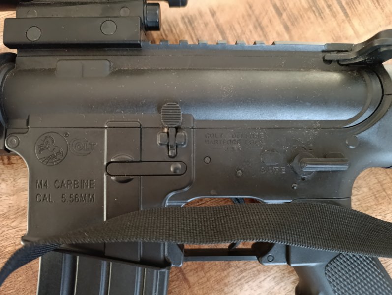 Colt M4 Luftgewehr + Anbauteile Walther Refelexvisier – Bild 6