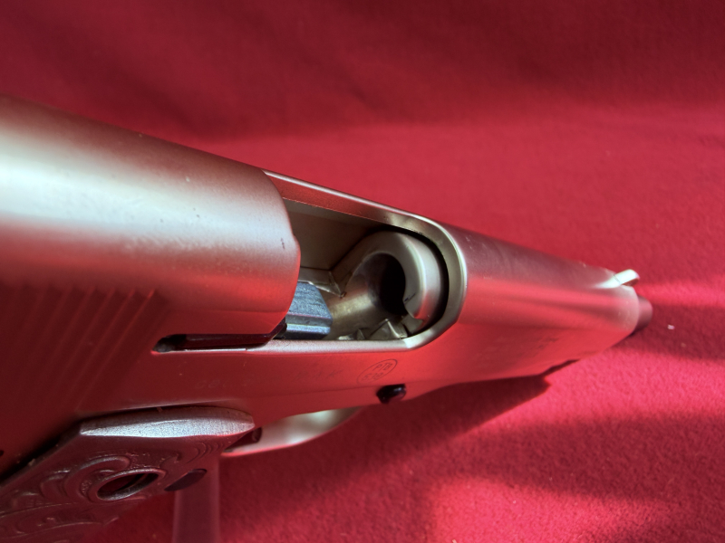 Colt Government 1911 A1, cal.: 9mm P.A.K vernickelt, Griffschalen m. Arabeskengravur – Bild 4