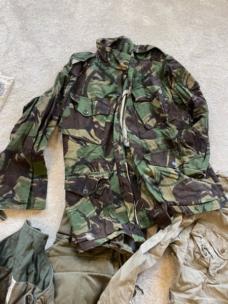 Militaria Jacken Hosen und Zubehör Konvolut – Bild 3