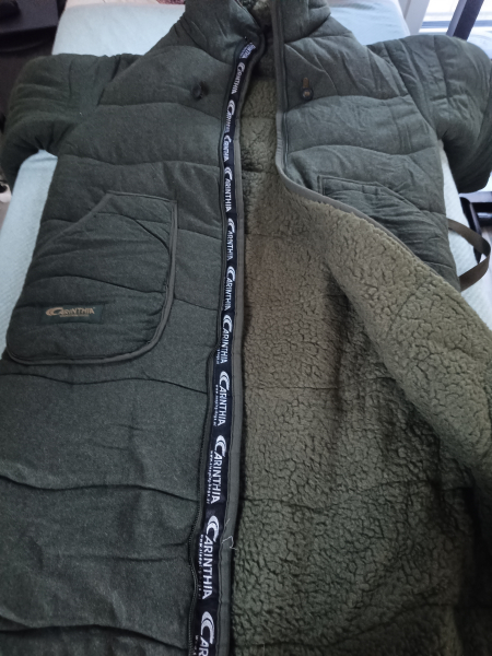 Carinthia Ansitzjacke + Fußteil Webpelz - Outdoor- & Reisekissen Gr Large (L) – Bild 2