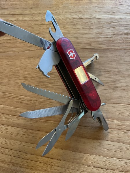 Victorinox Schweizer Taschenmesser mit Höhenmesser und Lampe – Bild 1