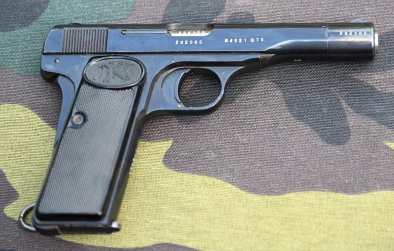 Pistole Dienstwaffe Polizeipistole FN Browning Mod. 1910-22 Ex-Kal. 7,65, jetzt 4 mm M 20, von 1978 – Bild 3