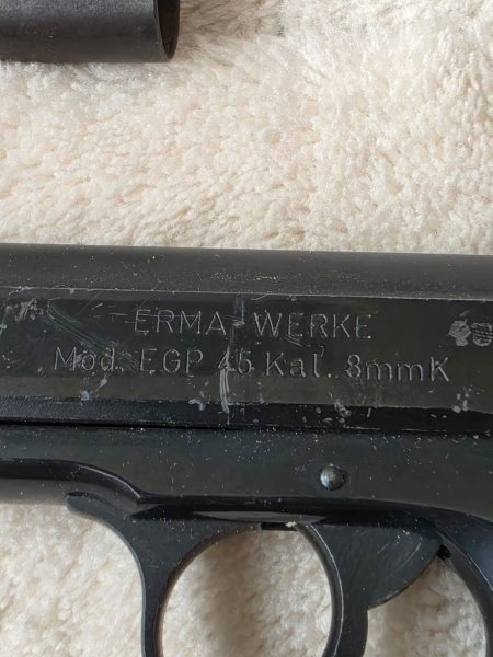 Erma EGP 45 Schreckschusspistole Cal. 8mm Knall – PTB 297 – inkl. Abschussbecher – Bild 3