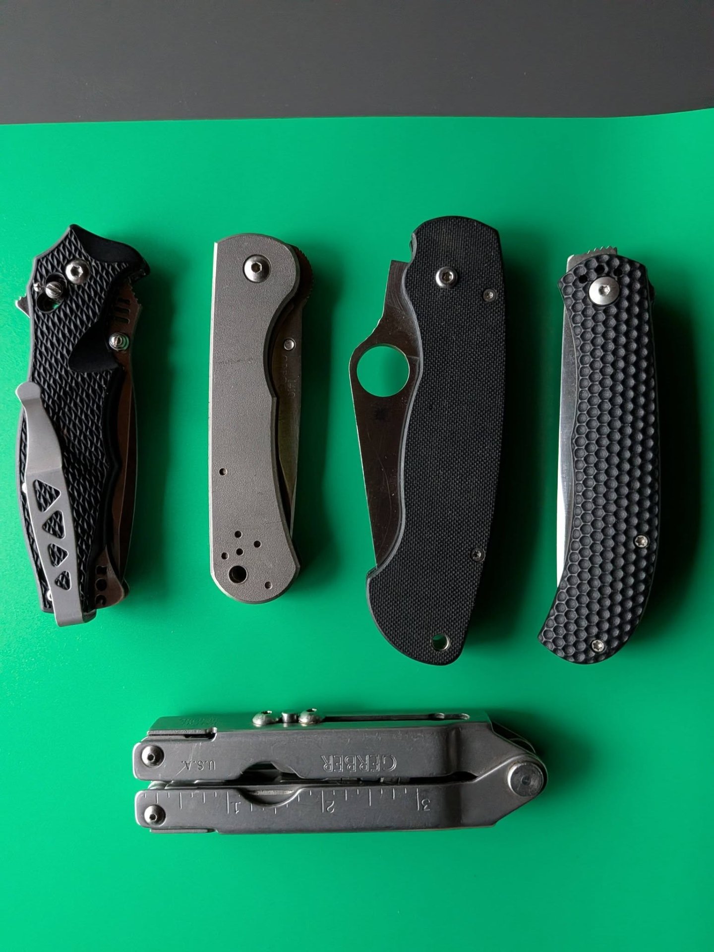 Hochwertiges Taschenmesser Kunvolut mit Spyderco,kershaw,SOG – Bild 1