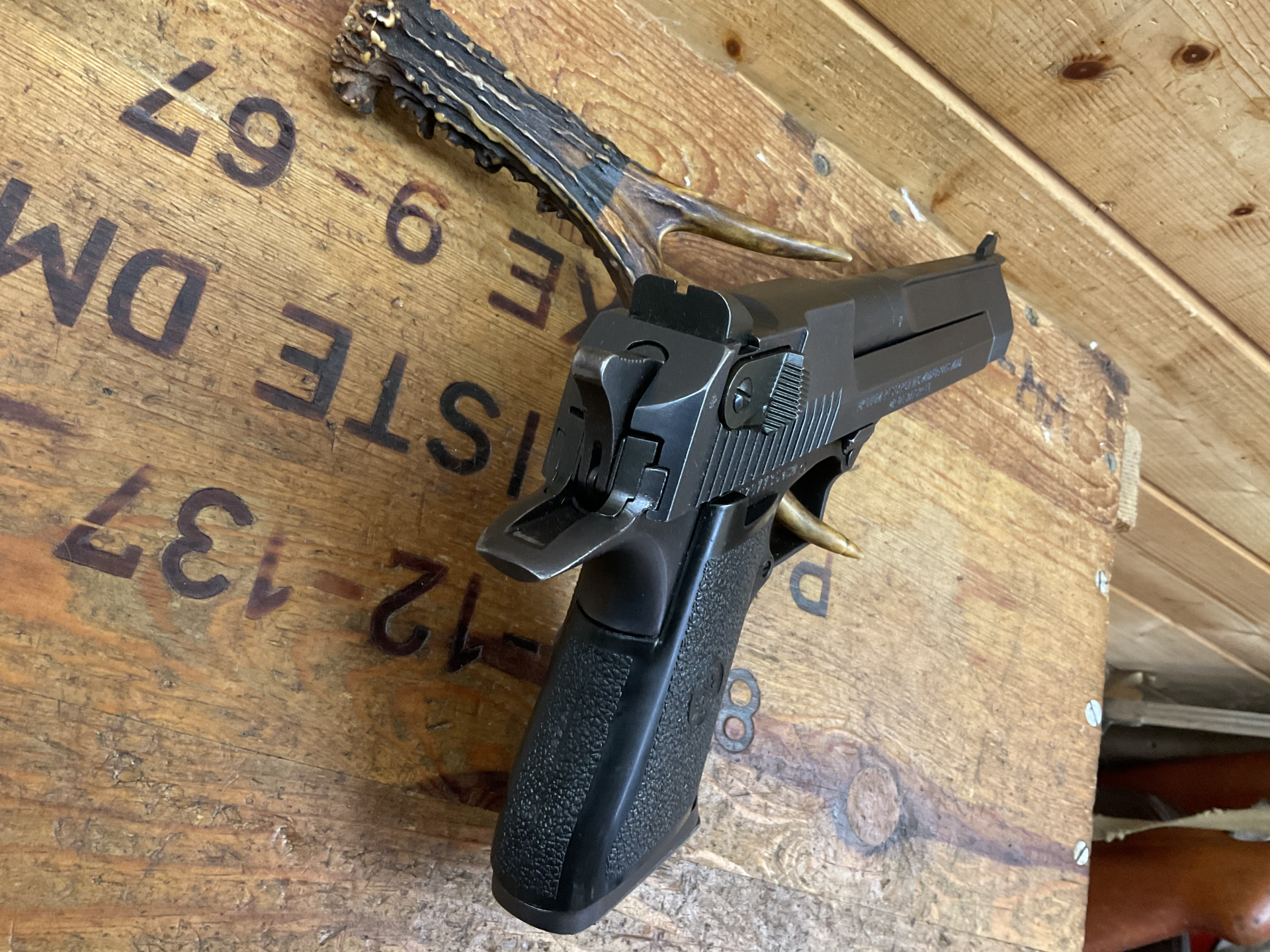 SLP IMI Dessert Eagle , Kal..357Mag. 2 Magazine! top Zustand! – Bild 5