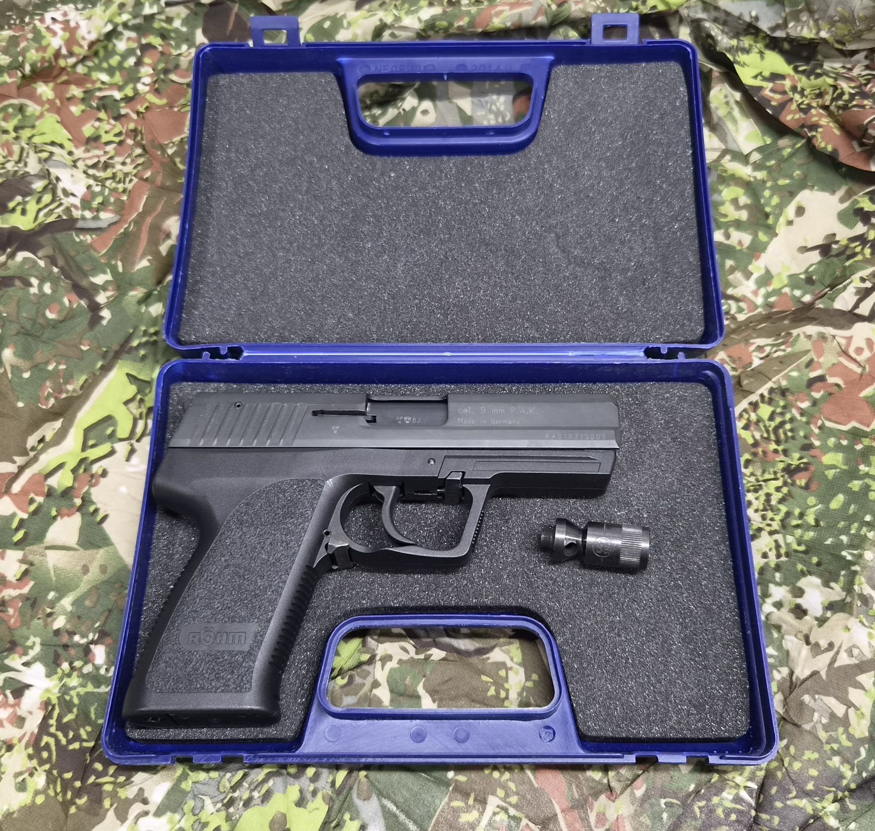 Röhm RG96 Schreckschusspistole 9mm P.A.K. – Inkl. Koffer & Abschussbecher – Bild 3
