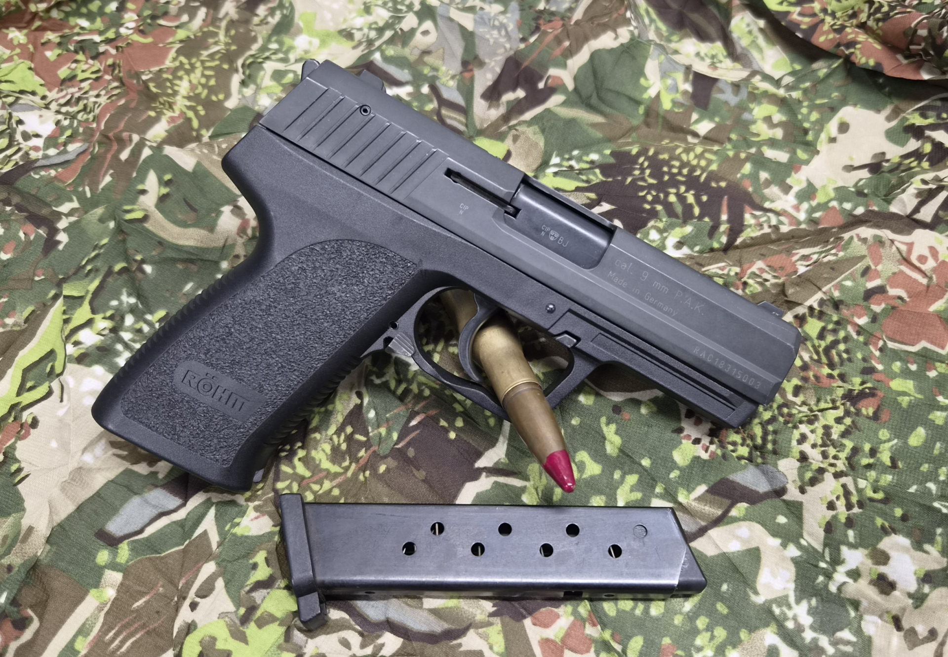 Röhm RG96 Schreckschusspistole 9mm P.A.K. – Inkl. Koffer & Abschussbecher – Bild 2