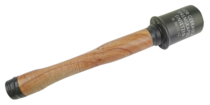 Stielhandgranate M24, Metall und Echtholz – Bild 1