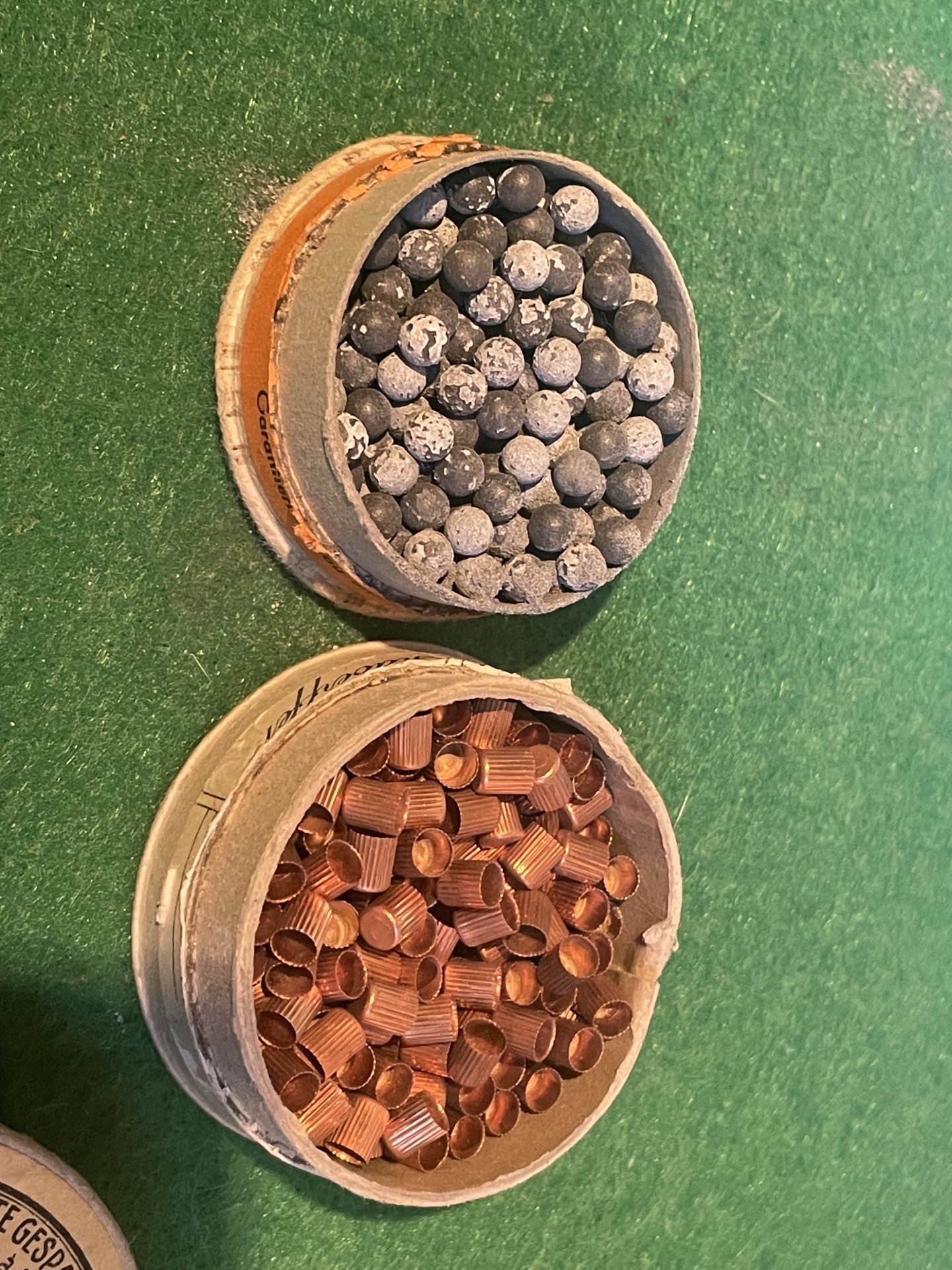 Antike Zündhütchen und Kugeln – bild 4
