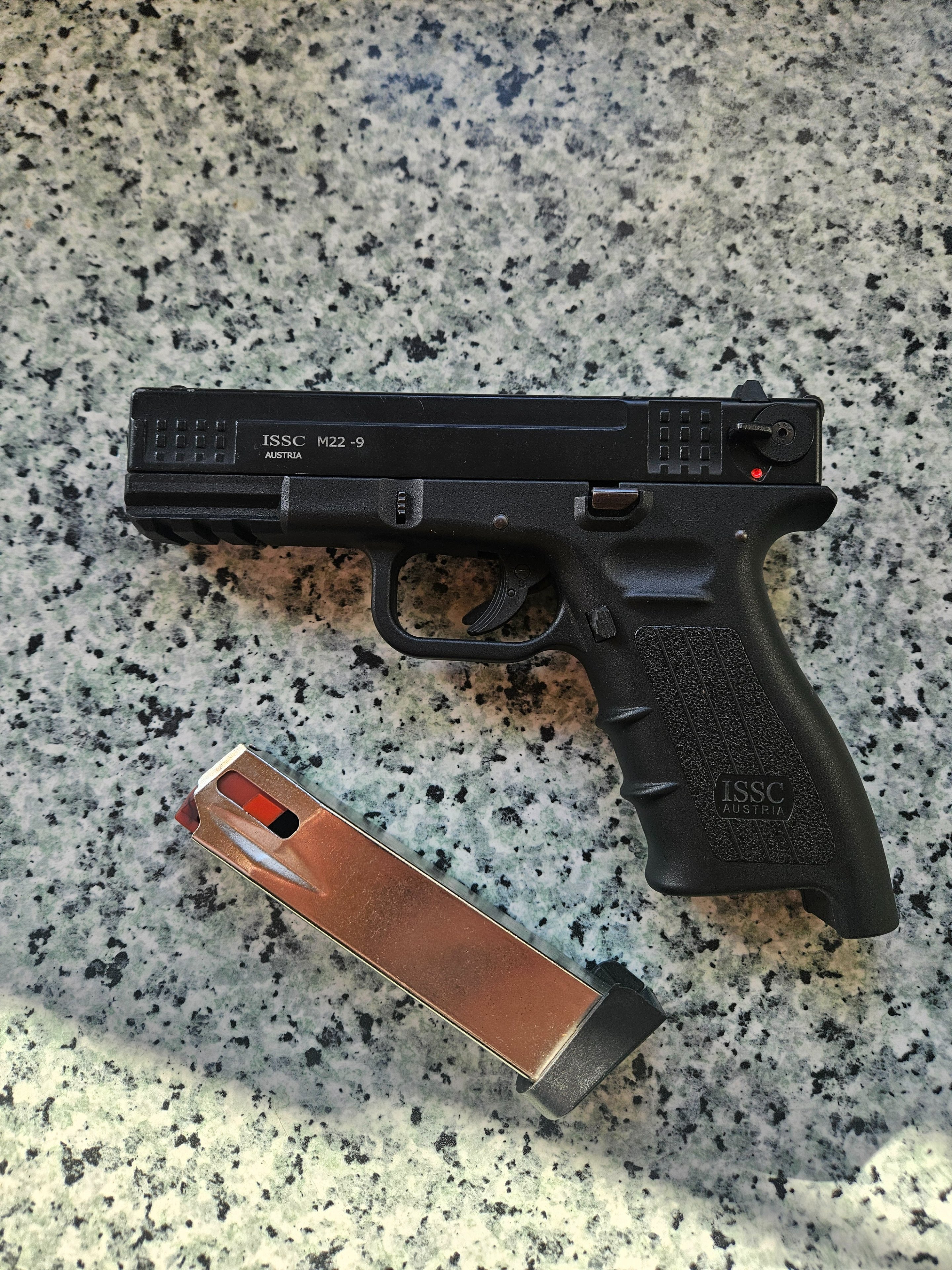 Schreckschuss ISSC M22 -9 – zdjęcie 1