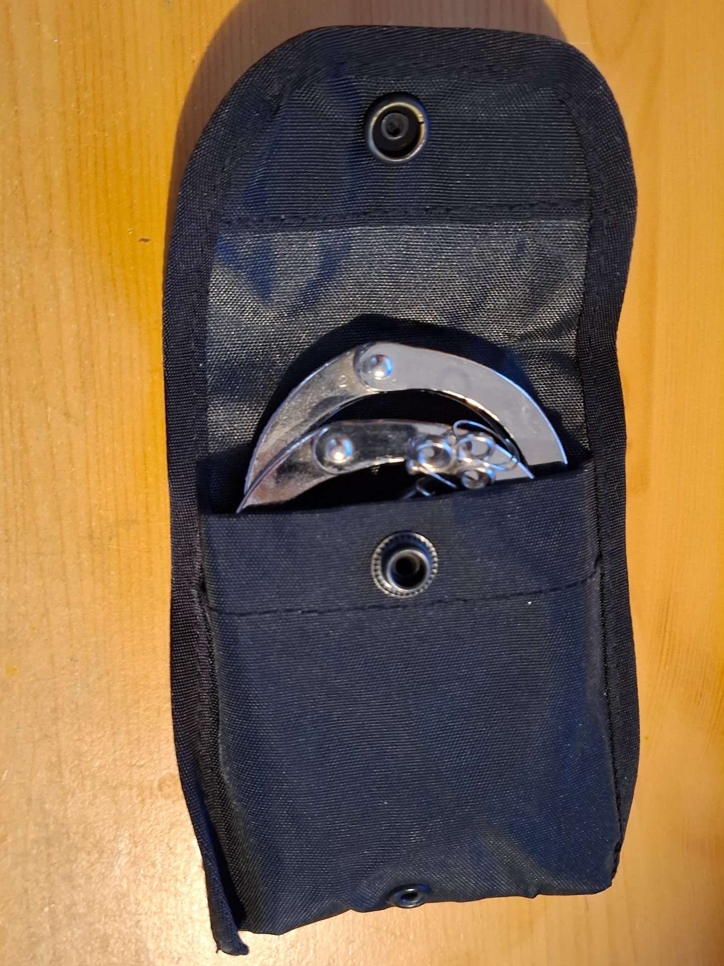 Handschellen mit Tasche – stampa 3